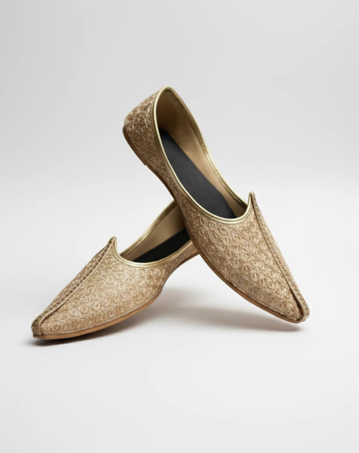 Golden Zari Embroidered Jutti